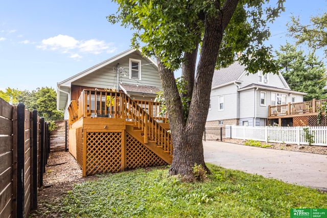 4811 Pierce Street, Omaha, NE 68106