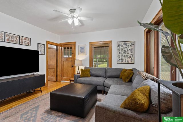 4811 Pierce Street, Omaha, NE 68106