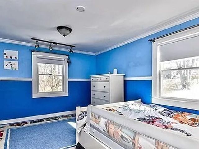 81 Riverview Cir, Wayland, MA 01778