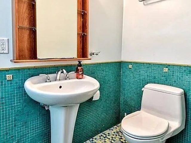 81 Riverview Cir, Wayland, MA 01778