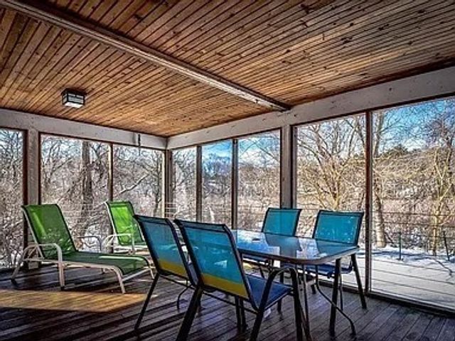 81 Riverview Cir, Wayland, MA 01778