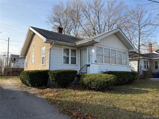 2209 Raskob Street, Flint, MI 48504