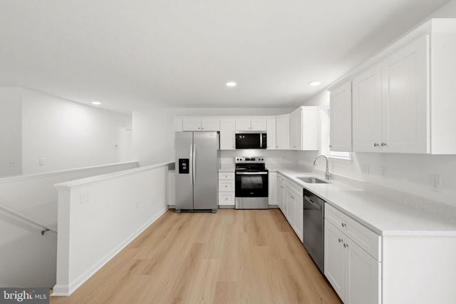 335 WINDSONG RD, Harpers Ferry, WV 25425
