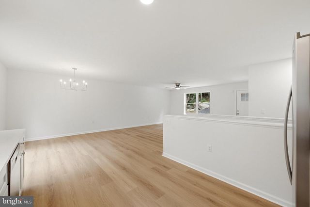 335 WINDSONG RD, Harpers Ferry, WV 25425