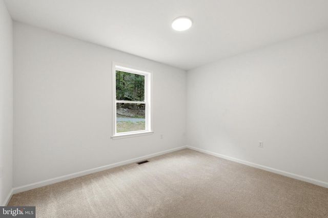 335 WINDSONG RD, Harpers Ferry, WV 25425