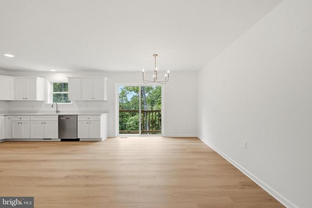 335 WINDSONG RD, Harpers Ferry, WV 25425