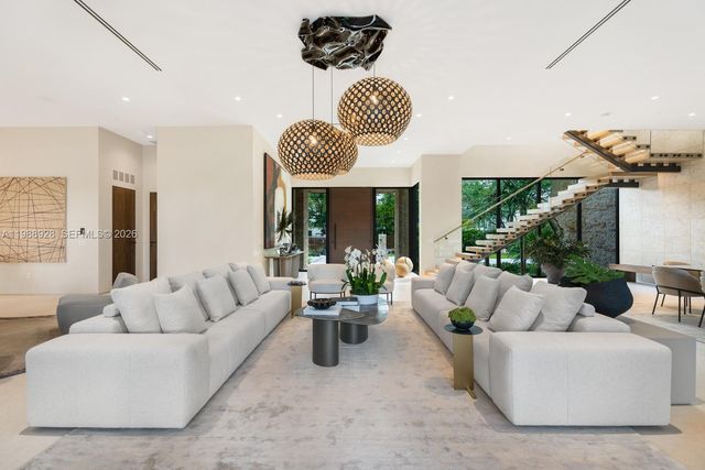 5545 SW 81st Ter, Miami, FL 33143