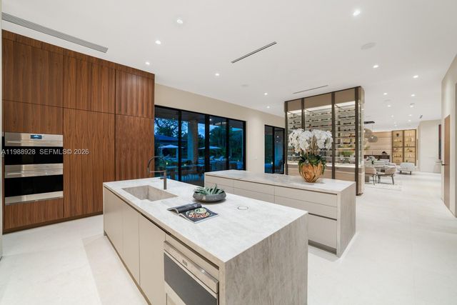 5545 SW 81st Ter, Miami, FL 33143