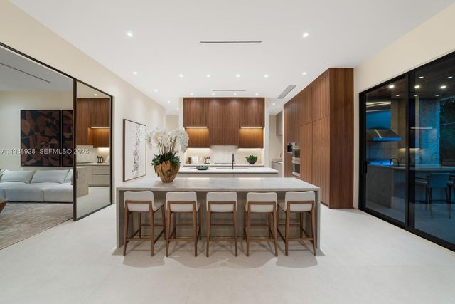 5545 SW 81st Ter, Miami, FL 33143