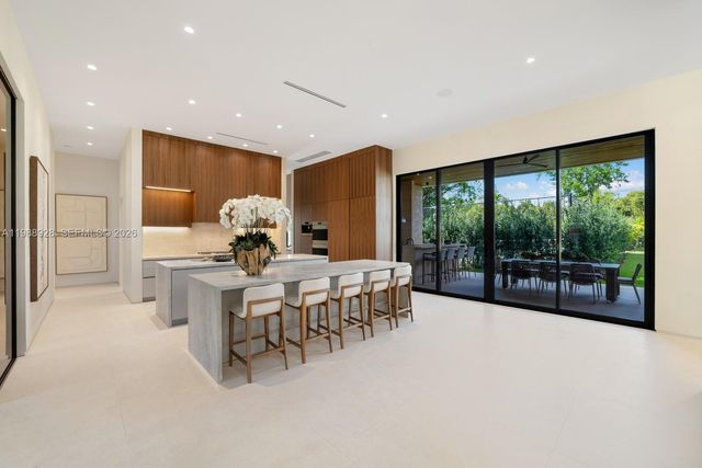 5545 SW 81st Ter, Miami, FL 33143