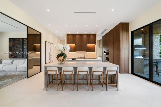 5545 SW 81st Ter, Miami, FL 33143