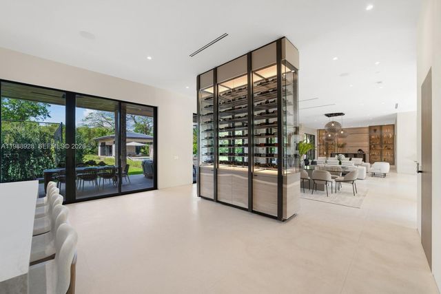 5545 SW 81st Ter, Miami, FL 33143