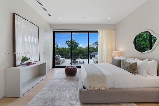 5545 SW 81st Ter, Miami, FL 33143