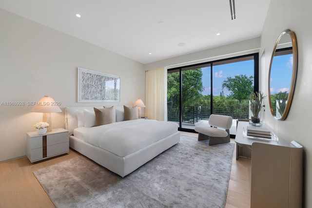 5545 SW 81st Ter, Miami, FL 33143