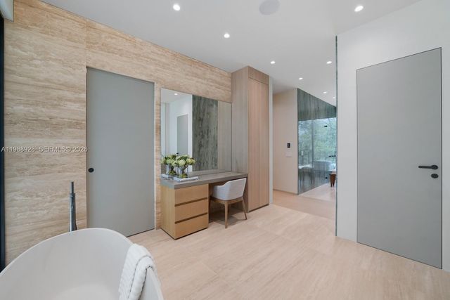 5545 SW 81st Ter, Miami, FL 33143