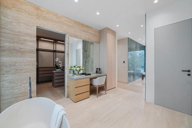 5545 SW 81st Ter, Miami, FL 33143