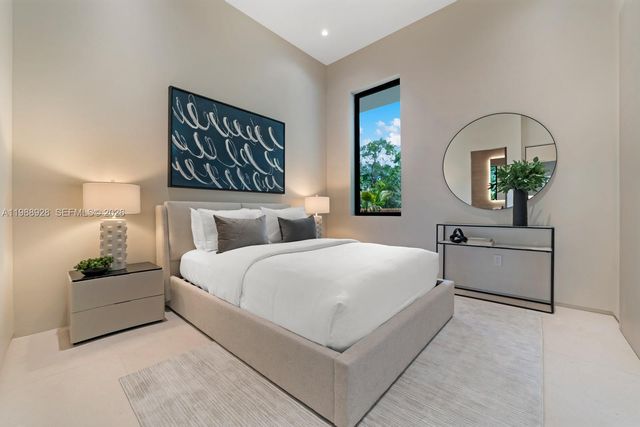 5545 SW 81st Ter, Miami, FL 33143