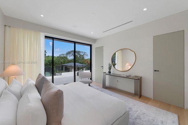 5545 SW 81st Ter, Miami, FL 33143