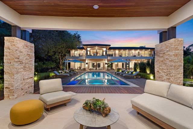 5545 SW 81st Ter, Miami, FL 33143