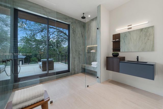 5545 SW 81st Ter, Miami, FL 33143