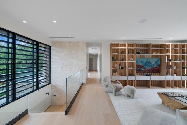 5545 SW 81st Ter, Miami, FL 33143