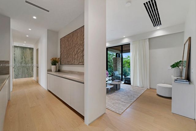 5545 SW 81st Ter, Miami, FL 33143