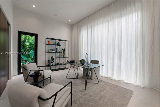 5545 SW 81st Ter, Miami, FL 33143