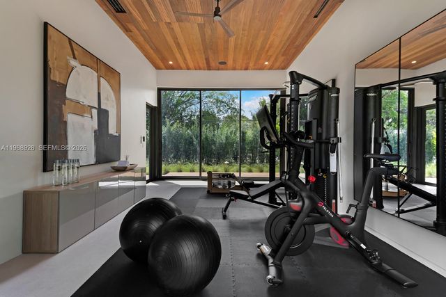 5545 SW 81st Ter, Miami, FL 33143