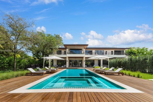 5545 SW 81st Ter, Miami, FL 33143