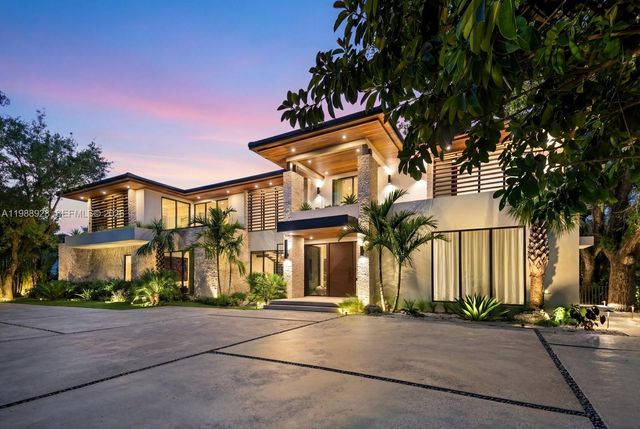 5545 SW 81st Ter, Miami, FL 33143