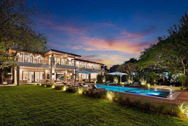 5545 SW 81st Ter, Miami, FL 33143