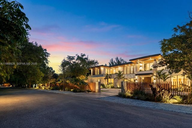 5545 SW 81st Ter, Miami, FL 33143