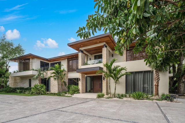 5545 SW 81st Ter, Miami, FL 33143