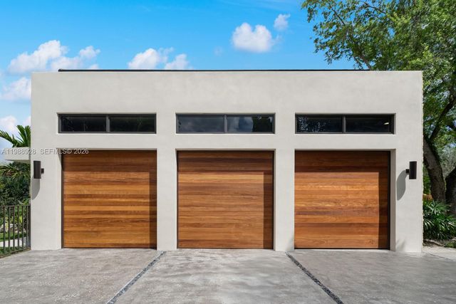 5545 SW 81st Ter, Miami, FL 33143