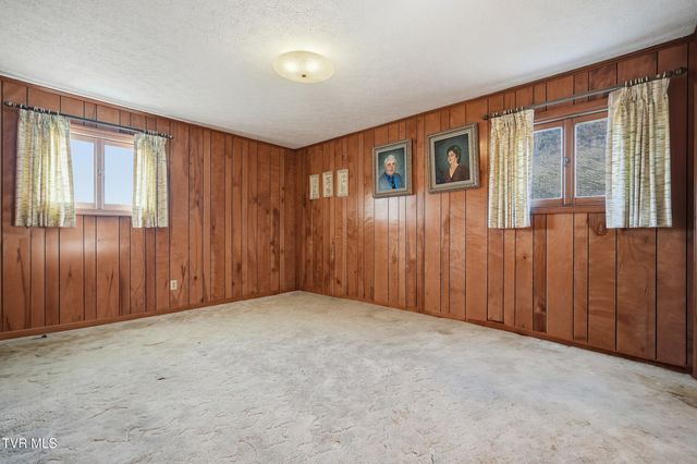 5831 Powell Valley Road, Big Stone Gap, VA 24219