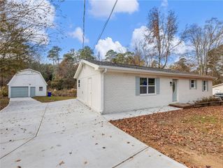 930 Woodbridge NE Drive, Conyers, GA 30012