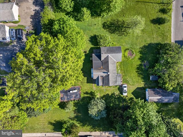 205 E MILL ST, Quakertown, PA 18951