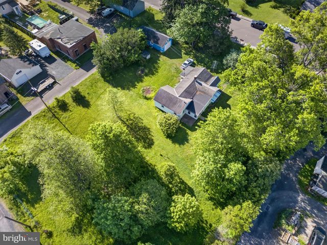 205 E MILL ST, Quakertown, PA 18951