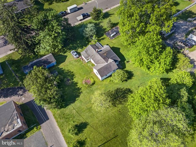205 E MILL ST, Quakertown, PA 18951