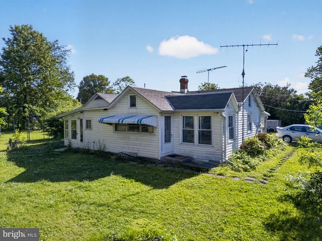 205 E MILL ST, Quakertown, PA 18951