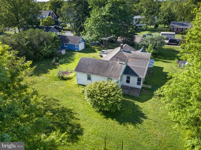 205 E MILL ST, Quakertown, PA 18951