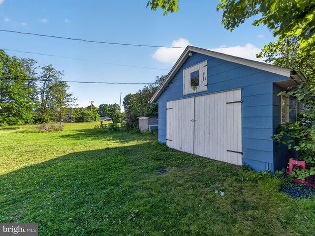 205 E MILL ST, Quakertown, PA 18951