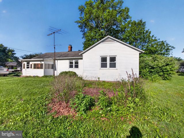 205 E MILL ST, Quakertown, PA 18951
