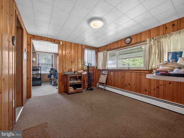 205 E MILL ST, Quakertown, PA 18951
