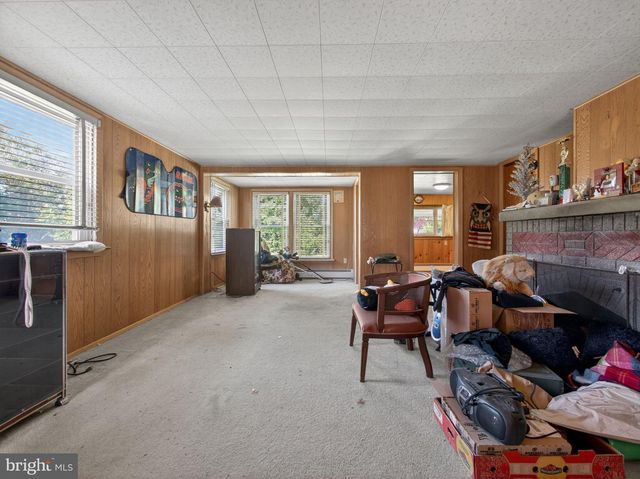 205 E MILL ST, Quakertown, PA 18951