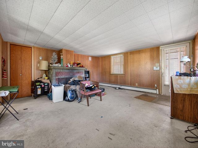 205 E MILL ST, Quakertown, PA 18951