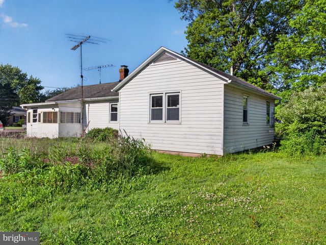 205 E MILL ST, Quakertown, PA 18951
