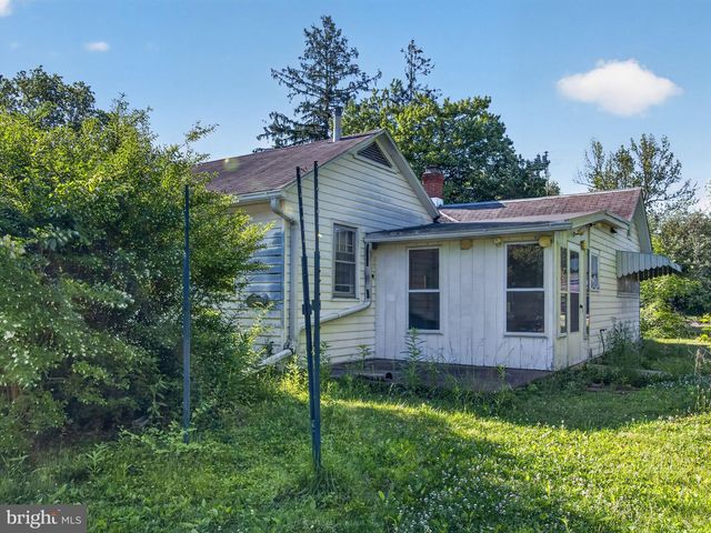 205 E MILL ST, Quakertown, PA 18951