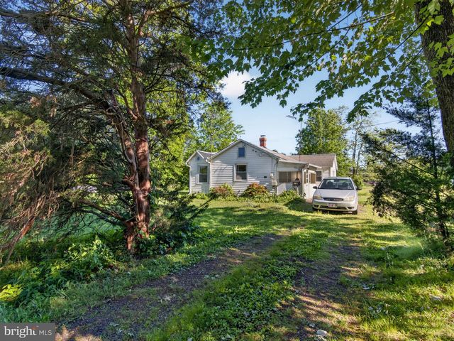 205 E MILL ST, Quakertown, PA 18951