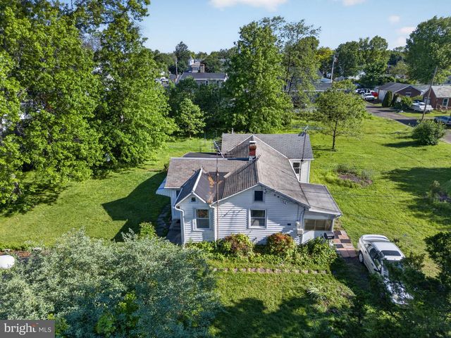 205 E MILL ST, Quakertown, PA 18951